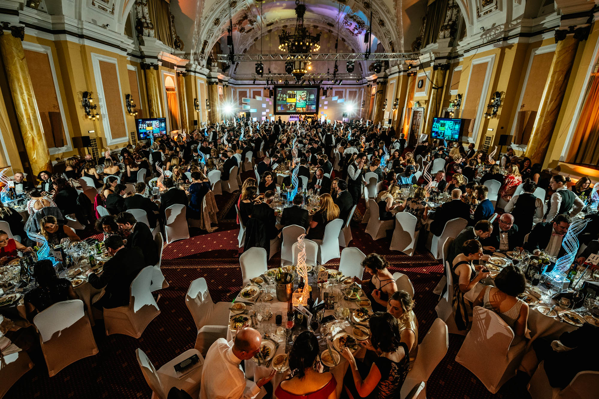 A photo of the interior of the City Hall in Cardiff during the cardiff life awards 2017